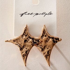Free People Hold Em Studs diamond star shapped earrings
